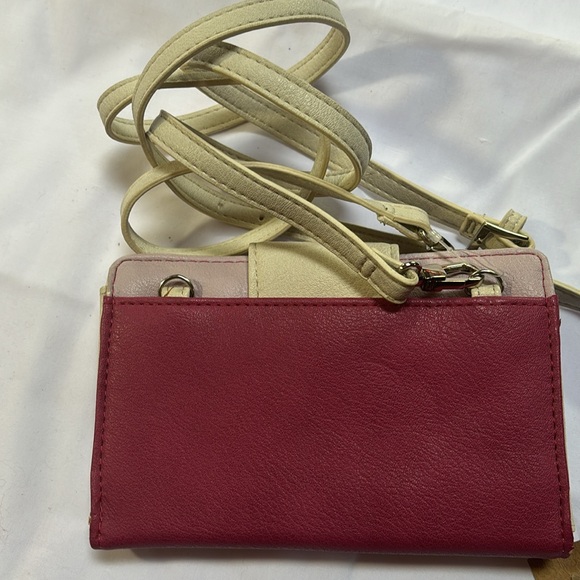 NWT tricolour leather ROOTS wallet style purse. - Picture 3 of 4
